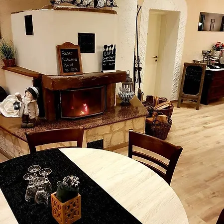Ferienzimmer Weingut Mack *